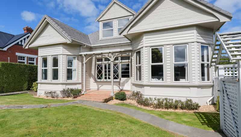 99 Lewis Street, GLADSTONE