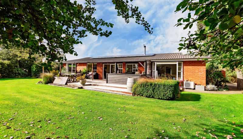 274 West Plains School Road, West Plains