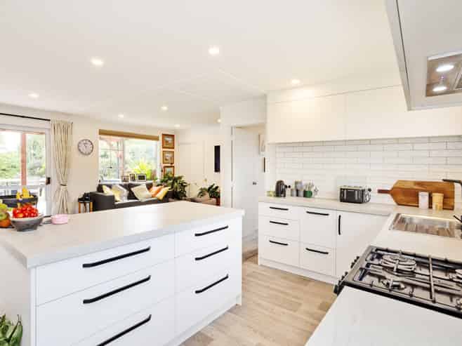 274 West Plains School Road, West Plains