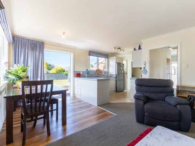 12 Aberdeen Avenue, Takaro