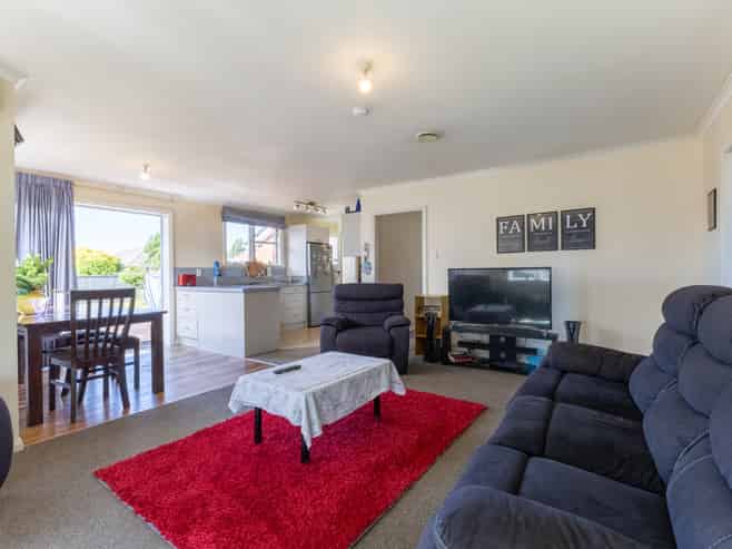 12 Aberdeen Avenue, Takaro