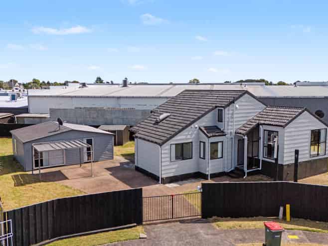 6 Albert Road, Manukau