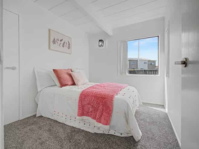 6 Albert Road, Manukau