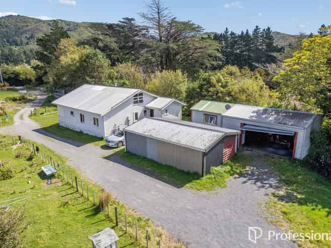 120 Upper Fitzherbert Road, Wainuiomata