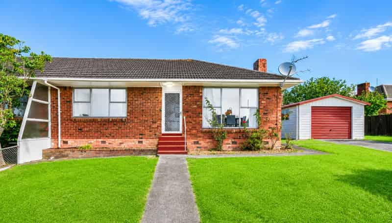 2/2 Wayne Drive, Mangere