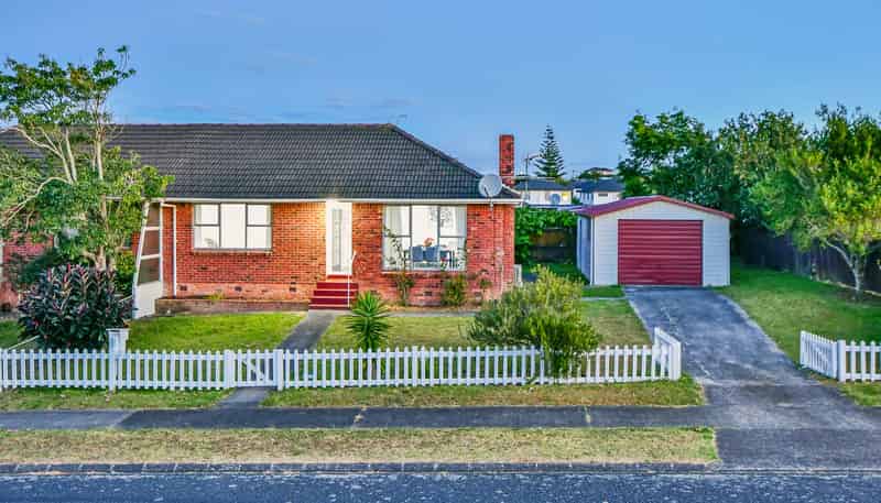 2/2 Wayne Drive, Mangere
