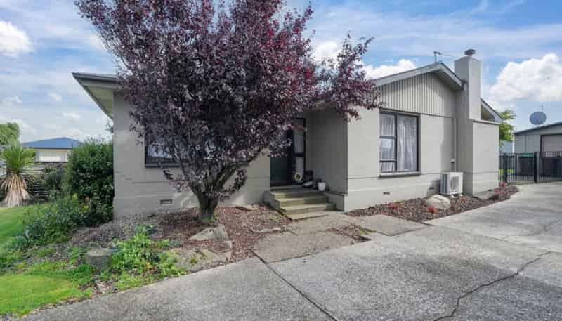 9 Dumbarton Place, Strathern