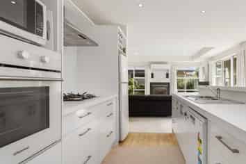 2 Glen Oaks Drive, Northwood