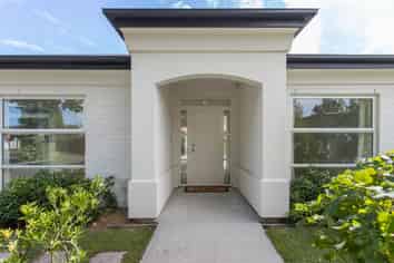 2 Glen Oaks Drive, Northwood