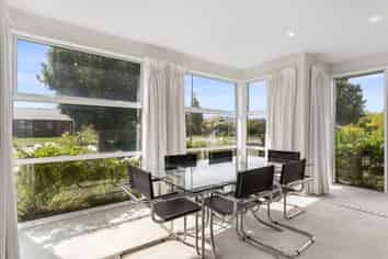 2 Glen Oaks Drive, Northwood