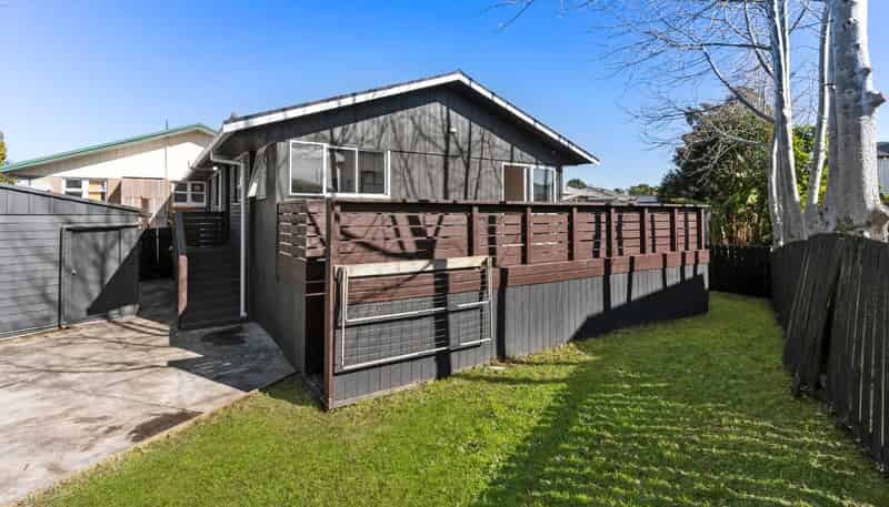 20B Adams Road, Manurewa
