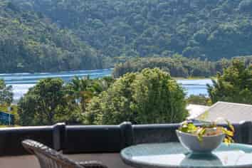 1C/2 Weranui Road, Waiwera