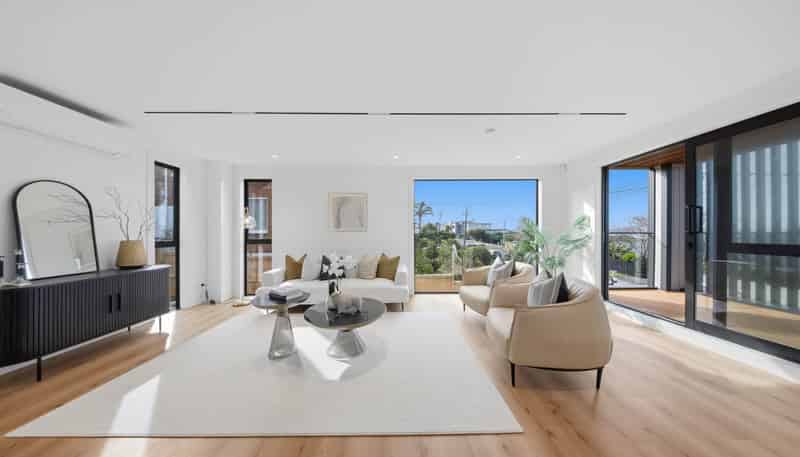 2B Rangitoto Terrace, Milford