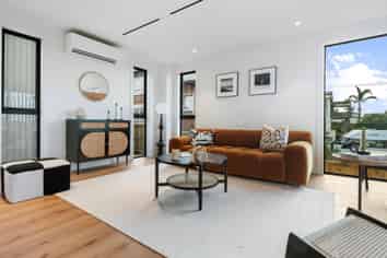 2B Rangitoto Terrace, Milford