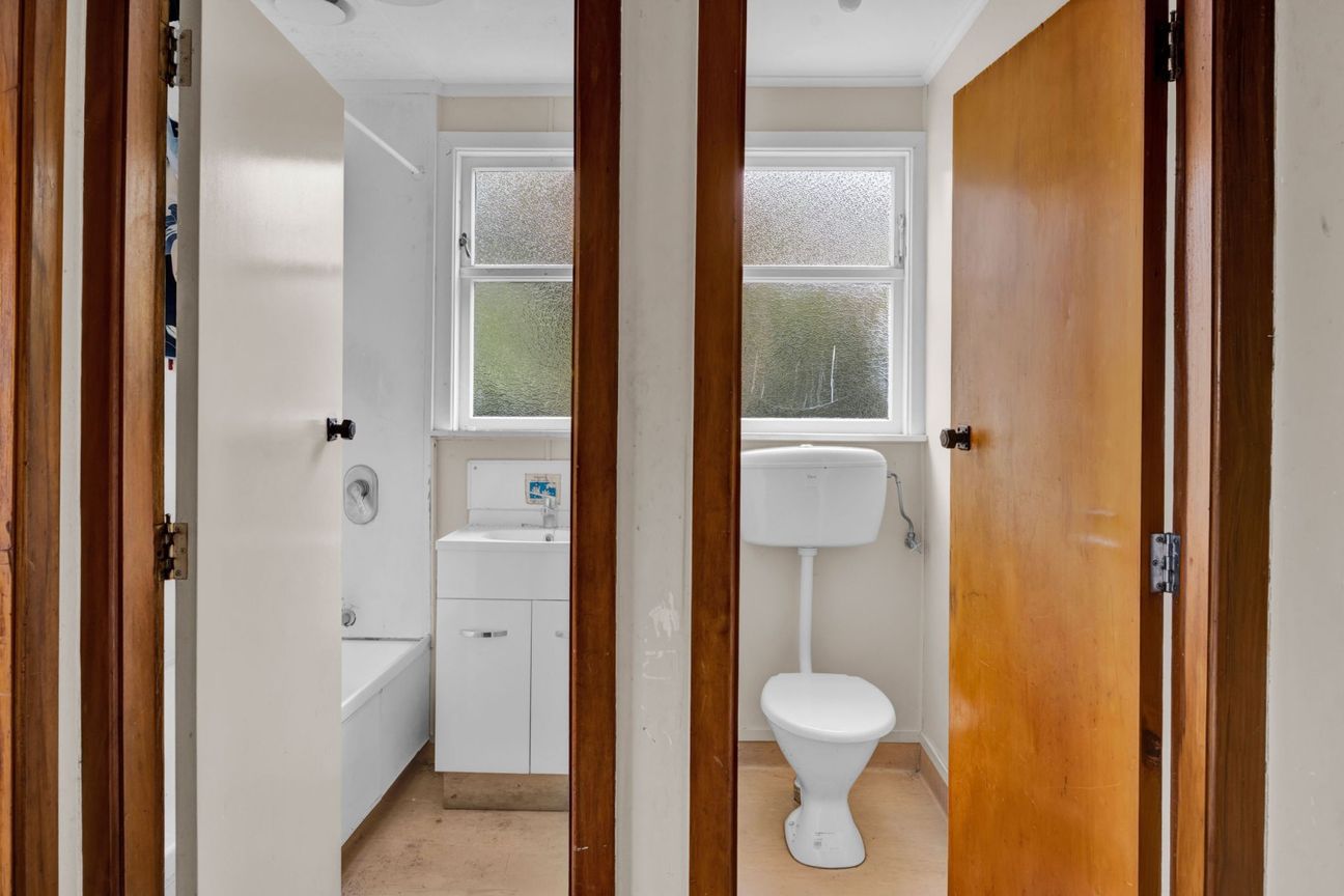 3 bedroom freehold. Must be sold! - Meer