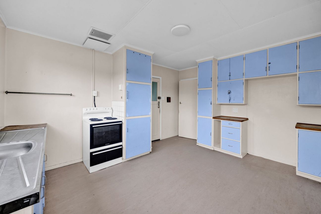 3 bedroom freehold. Must be sold! - Aanzicht 6