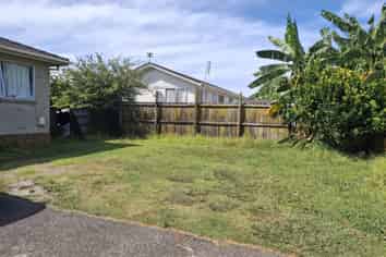 402 Roscommon Road, Clendon Park