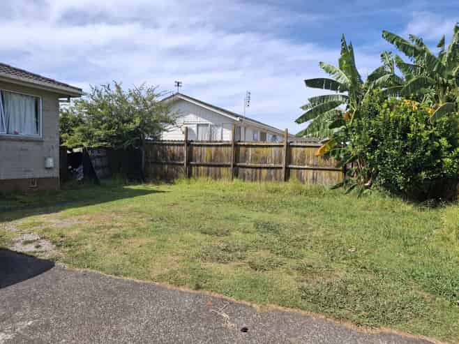 402 Roscommon Road, Clendon Park