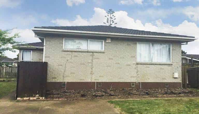 402 Roscommon Road, Clendon Park