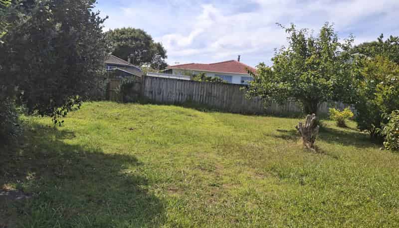 402 Roscommon Road, Clendon Park