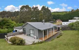 14 Clearwater Street, Broad Bay