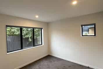 14E River Road, Te Atatu Peninsula