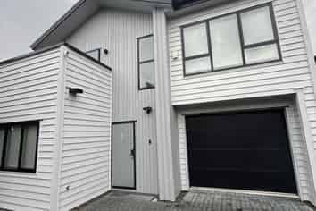 14E River Road, Te Atatu Peninsula