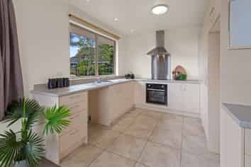 13a Granfield Place, Kamo