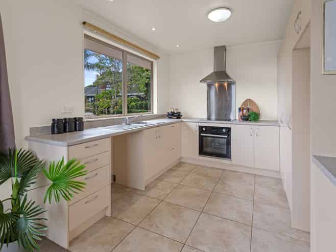 13a Granfield Place, Kamo