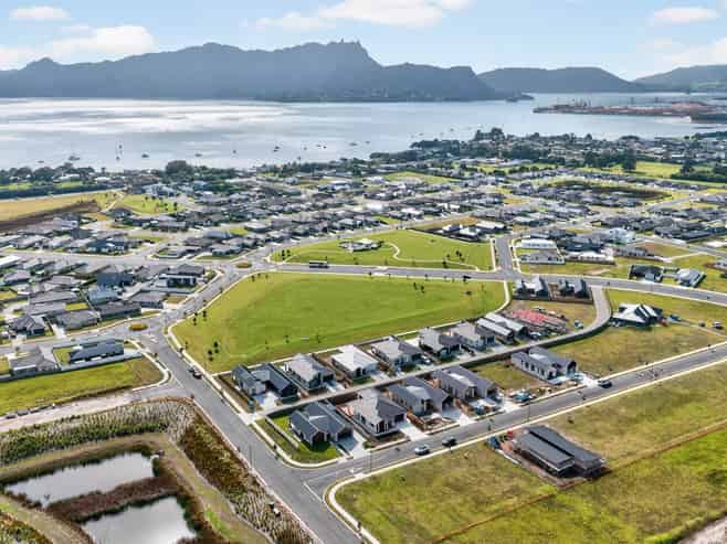 24 Beveridge Road, One Tree Point