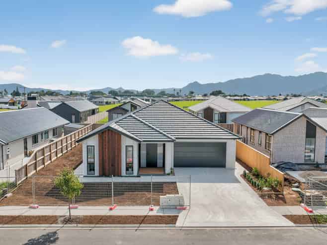 24 Beveridge Road, One Tree Point