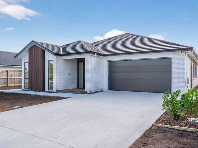 24 Beveridge Road, One Tree Point
