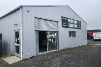 Functional Industrial Warehouse with Yard