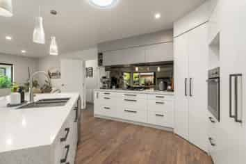 27 Garvan Glen, Pyes Pa