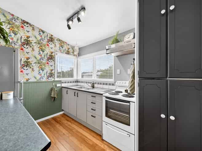 19 Hardie Grove, Featherston