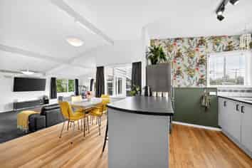 19 Hardie Grove, Featherston