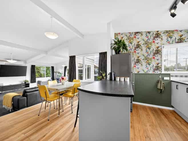 19 Hardie Grove, Featherston