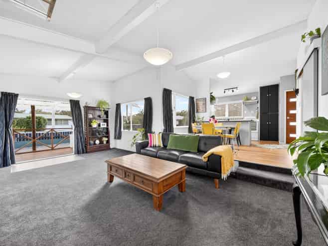 19 Hardie Grove, Featherston