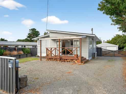 19 Hardie Grove, Featherston