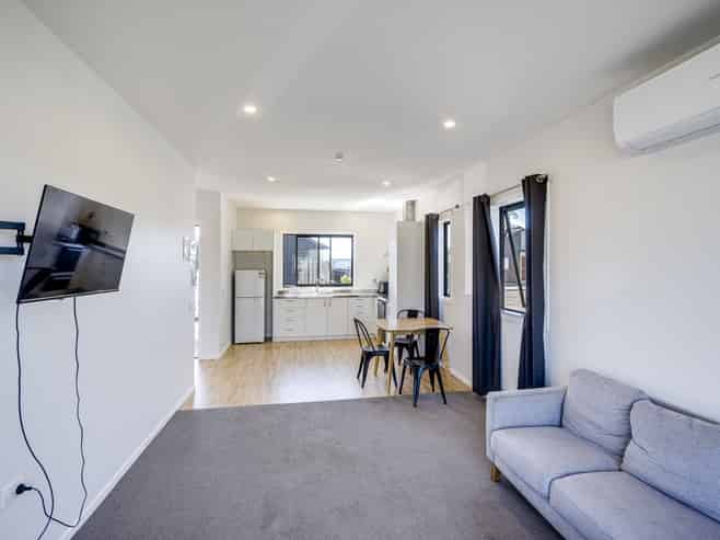 Units 1, 2/1018 Plunket Street, Saint Leonards