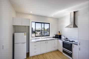 Units 1, 2/1018 Plunket Street, Saint Leonards