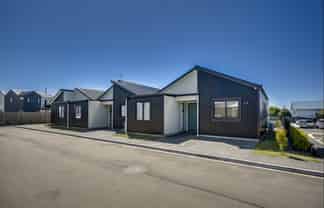 Units 1, 2/1018 Plunket Street, Saint Leonards