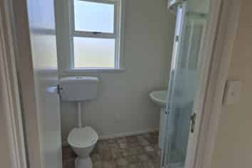 2/310 Lyndon Road West, Hastings