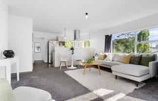 15B Aeroview Drive, Beach Haven