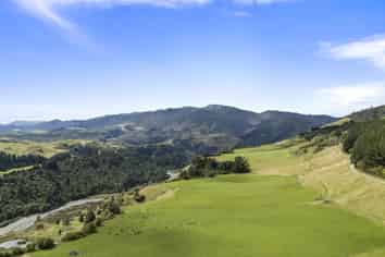 1 Takapari Road, Pohangina