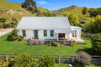 4C Shoal Beach Road, Central Hawkes Bay Coastal