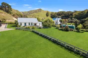 4C Shoal Beach Road, Central Hawkes Bay Coastal