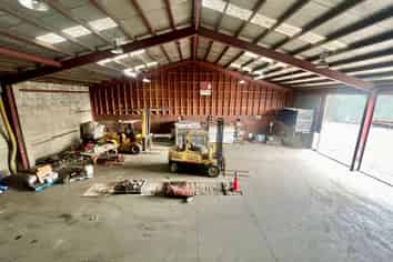 Large Industrial Yard and Workshop for Lease