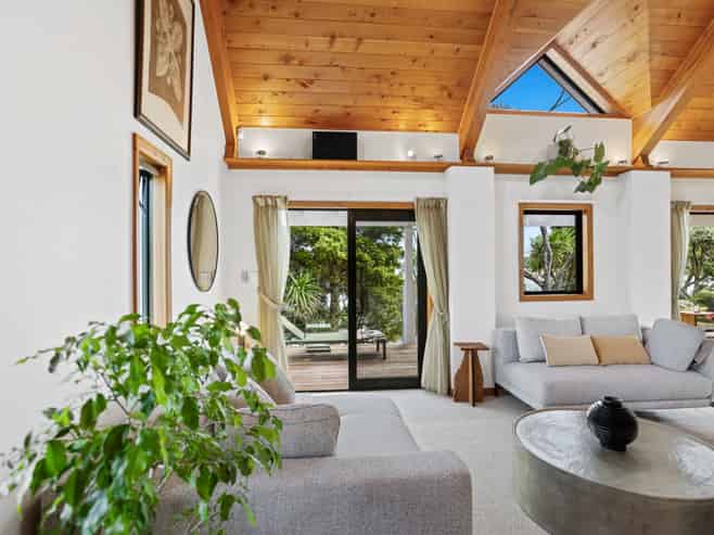 16 James Clendon Place, Russell