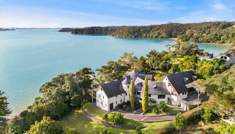 16 James Clendon Place, Russell